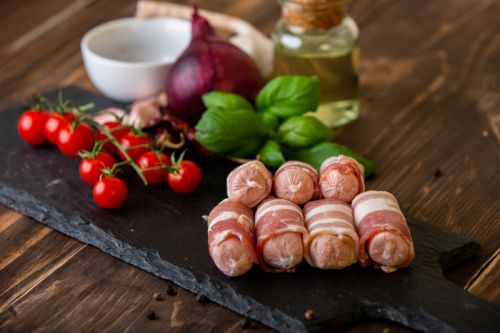 Click Here To Enlarge This Photo Of 10 x Pigs in Blankets